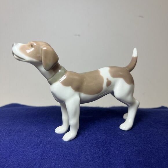 Lladro Figurine 5350 On Guard Beautiful Attentive Beagle Puppy Dog Retired - Picture 1 of 11